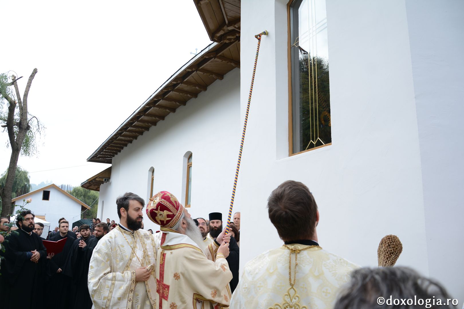 Paraclisul Parohiei „Sfântul Antonie” din Iași a primit veșmântul sfințirii