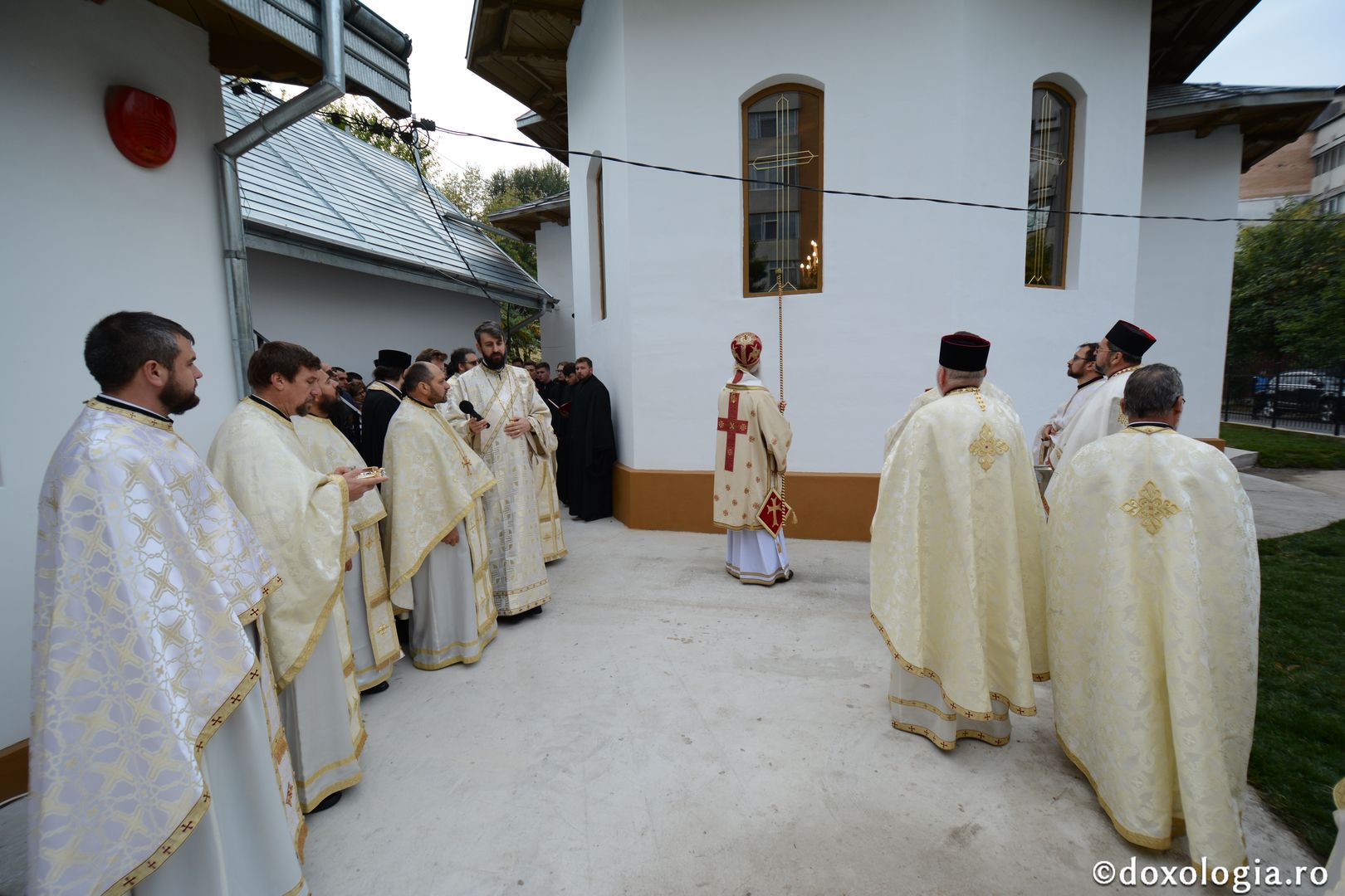 Paraclisul Parohiei „Sfântul Antonie” din Iași a primit veșmântul sfințirii