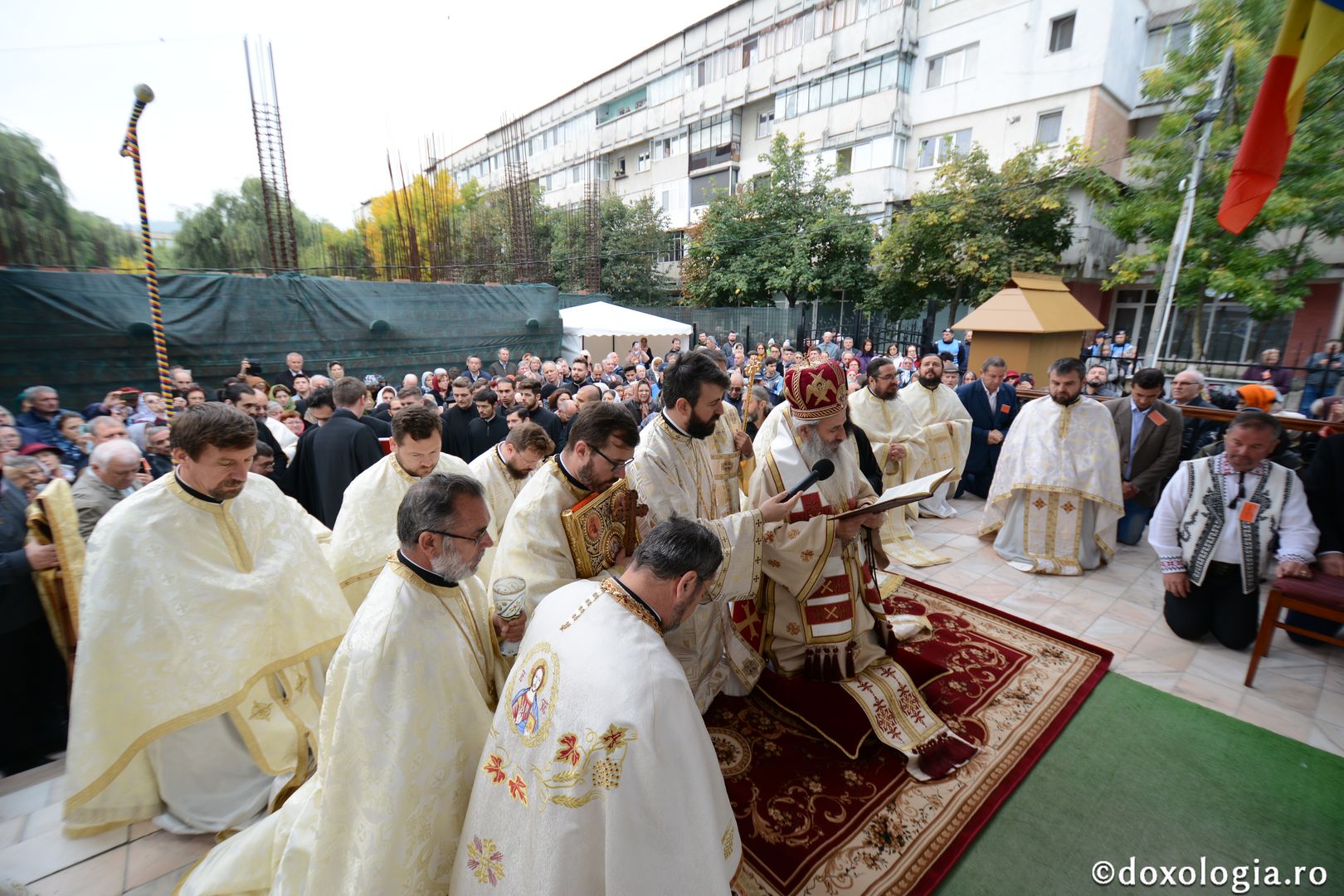 Paraclisul Parohiei „Sfântul Antonie” din Iași a primit veșmântul sfințirii