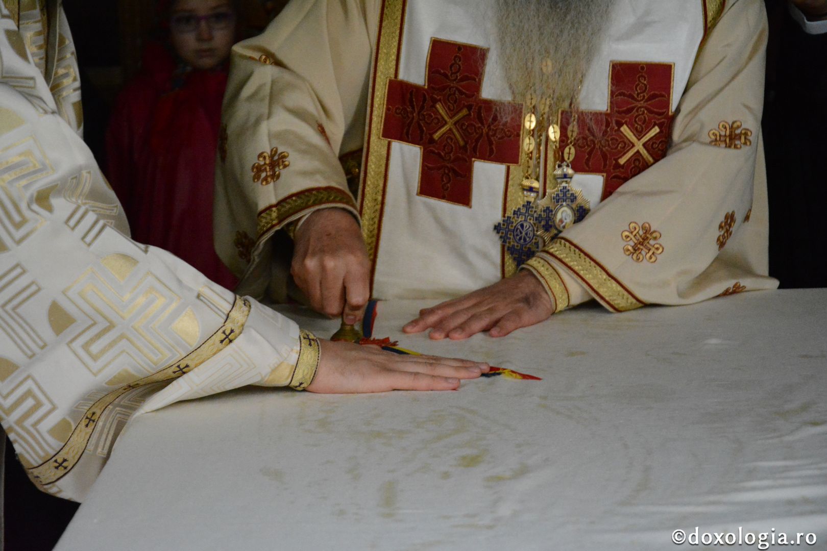 Paraclisul Parohiei „Sfântul Antonie” din Iași a primit veșmântul sfințirii