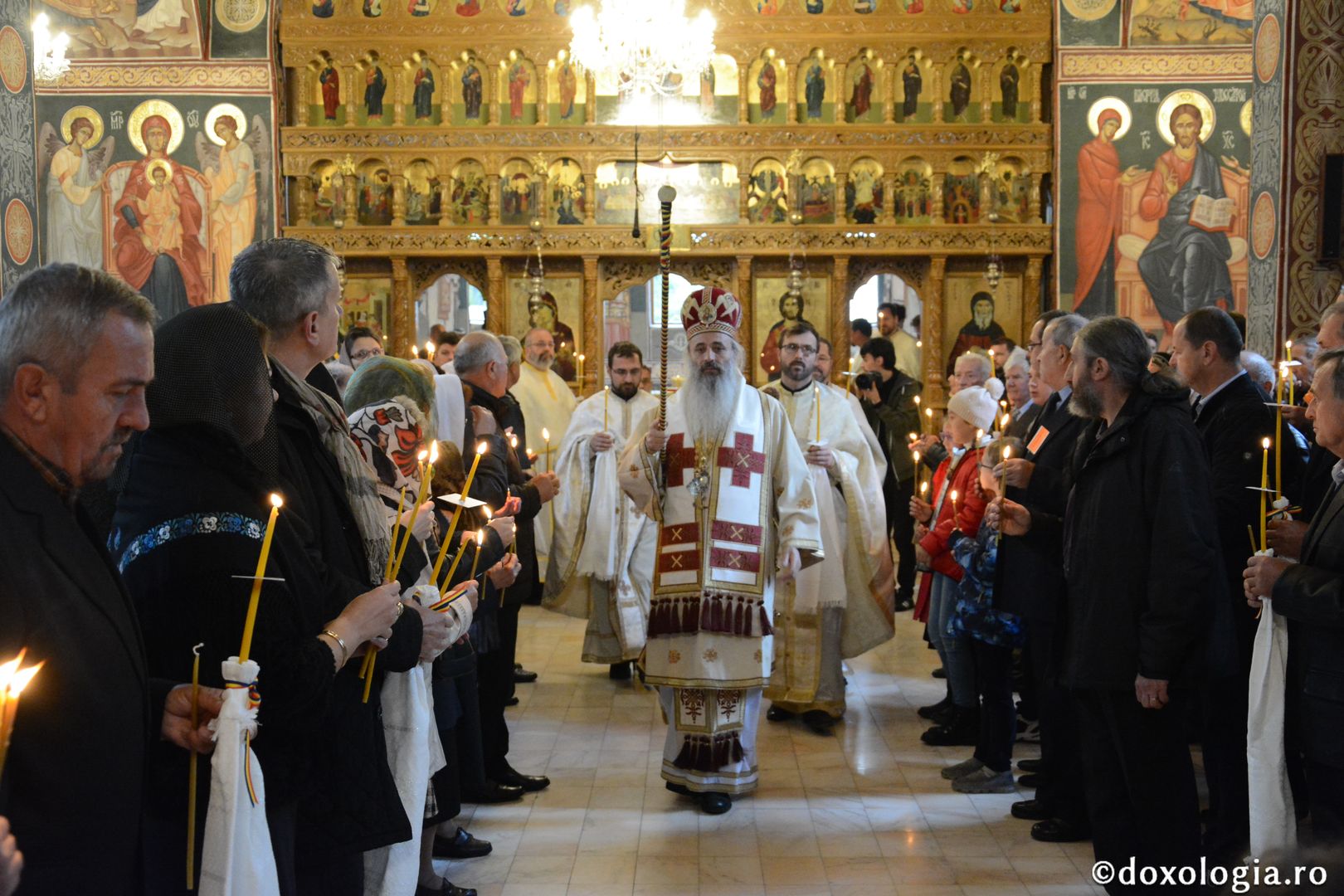 Paraclisul Parohiei „Sfântul Antonie” din Iași a primit veșmântul sfințirii