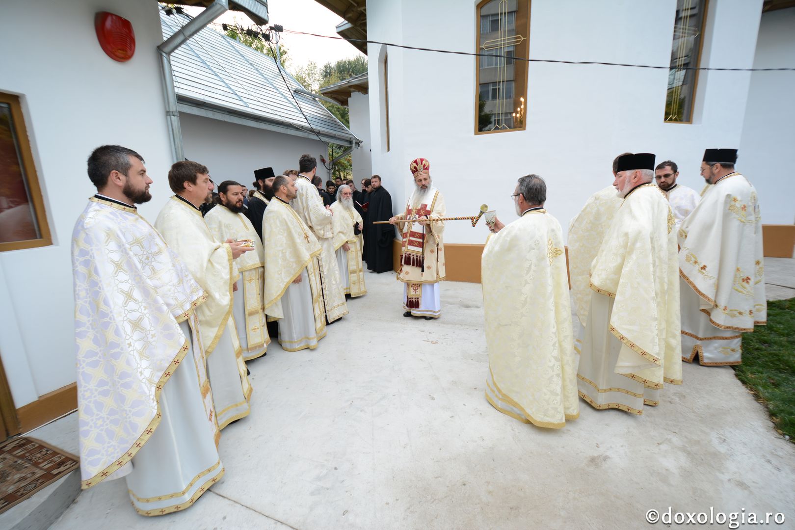 Paraclisul Parohiei „Sfântul Antonie” din Iași a primit veșmântul sfințirii