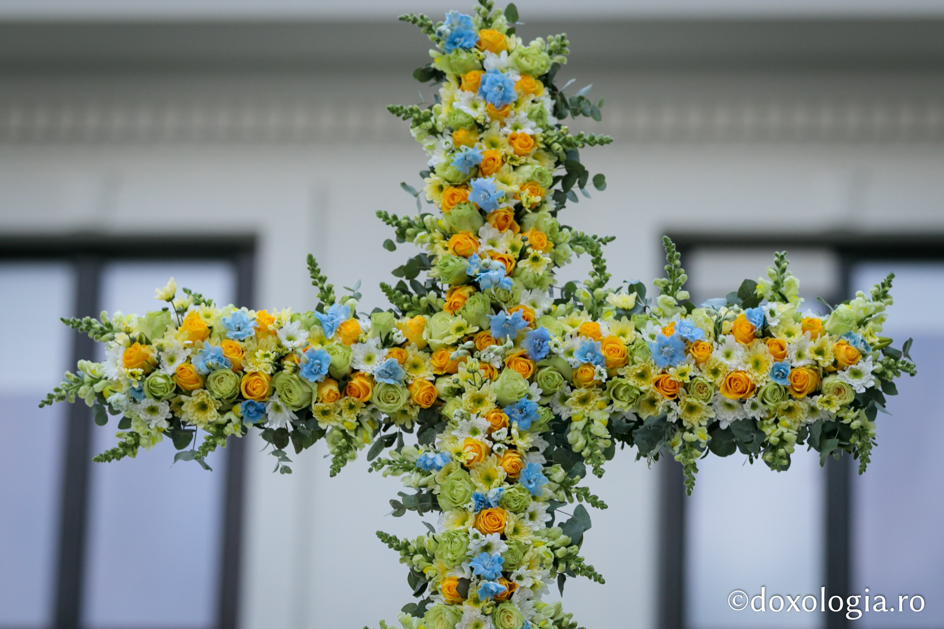 Din dragoste față de Sfânta Parascheva – cum arată în acest an baldachinul Cuvioasei