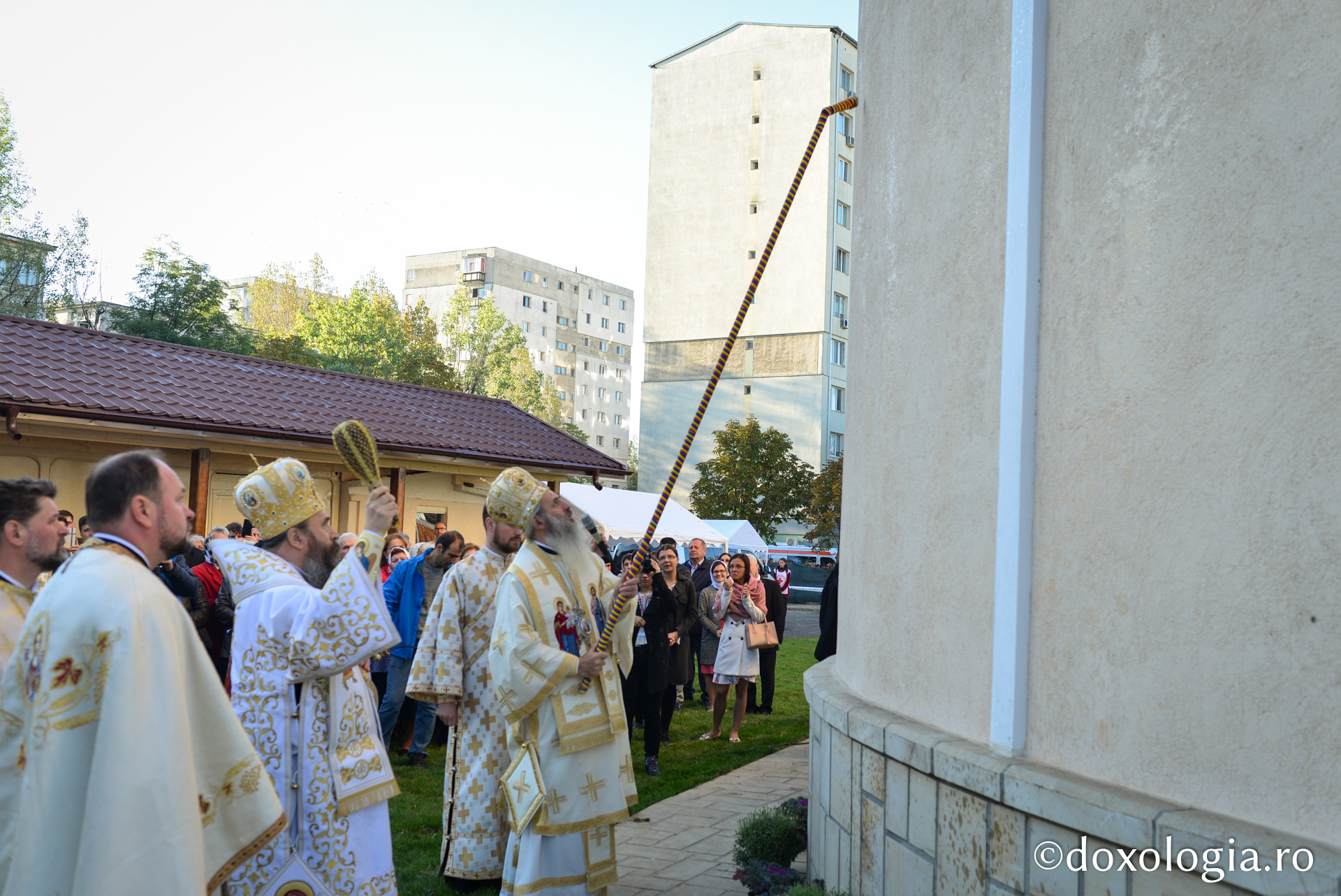 Foto: Lucian Ducan Binecuvântare pentru ieșeni: Biserica „Sfântul Apostol Toma” a fost sfințită