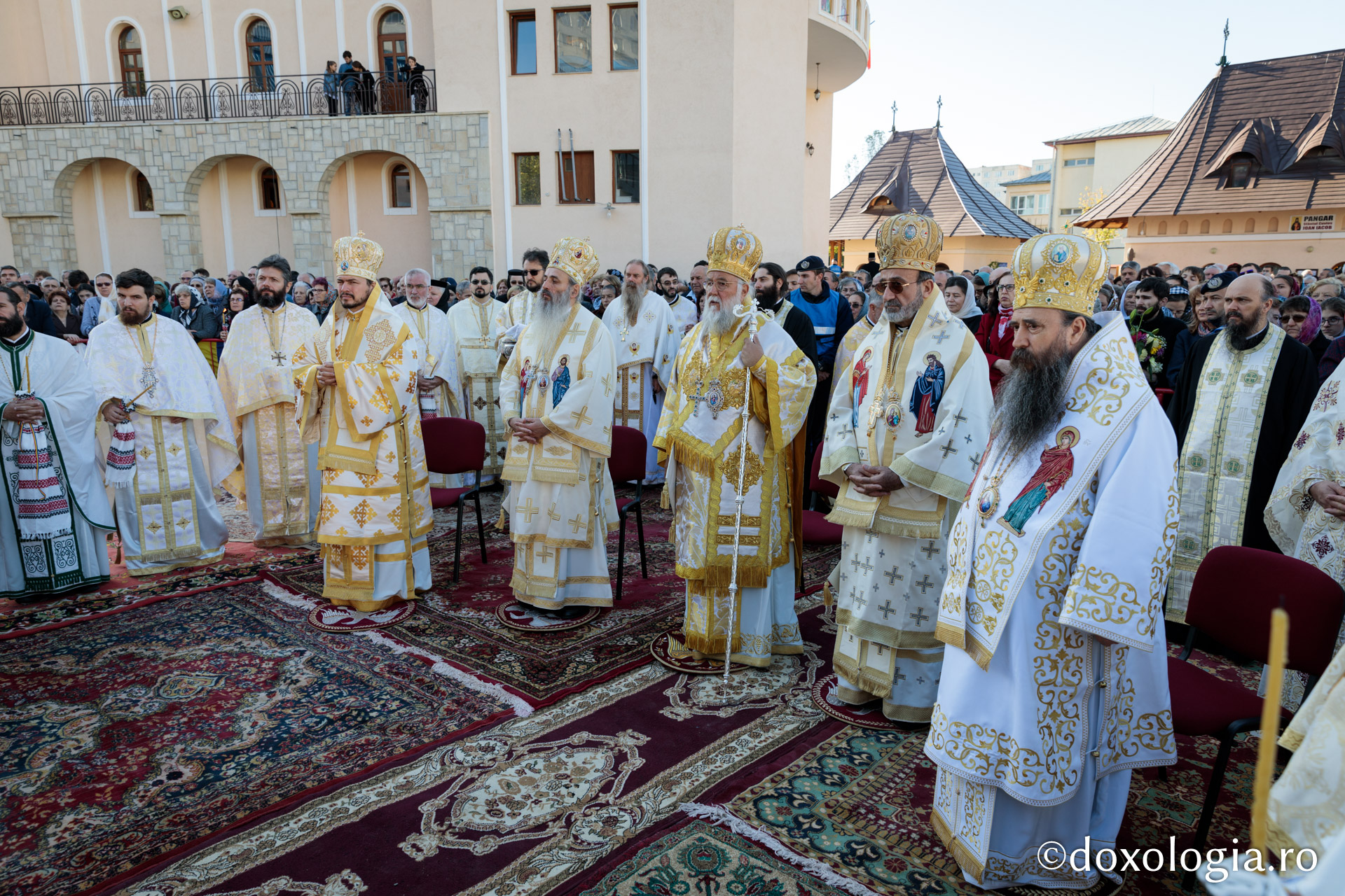 Foto: Oana Nechifor Binecuvântare pentru ieșeni: Biserica „Sfântul Apostol Toma” a fost sfințită