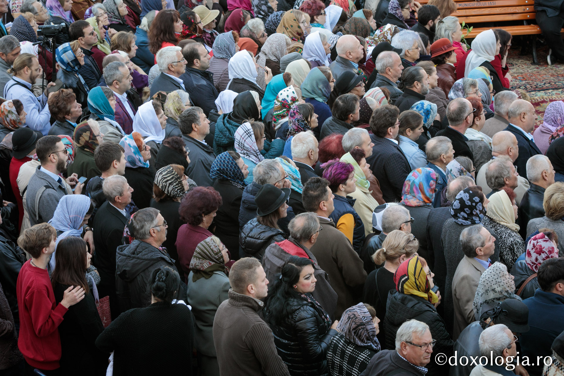 Foto: Oana Nechifor Binecuvântare pentru ieșeni: Biserica „Sfântul Apostol Toma” a fost sfințită