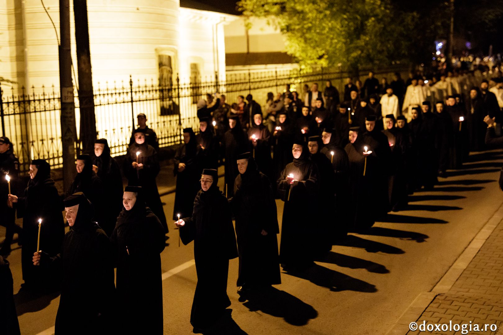 foto: Oana Nechifor Hramul Sfintei Parascheva: Toată suflarea în duh de rugăciune la „Calea Sfinților”