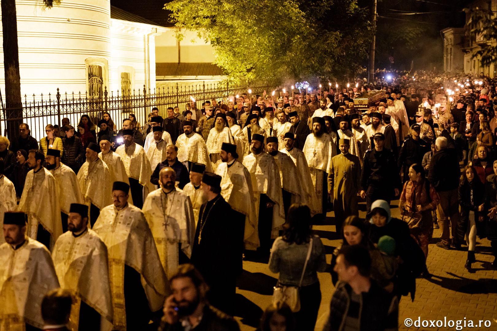 foto: Oana Nechifor Hramul Sfintei Parascheva: Toată suflarea în duh de rugăciune la „Calea Sfinților”