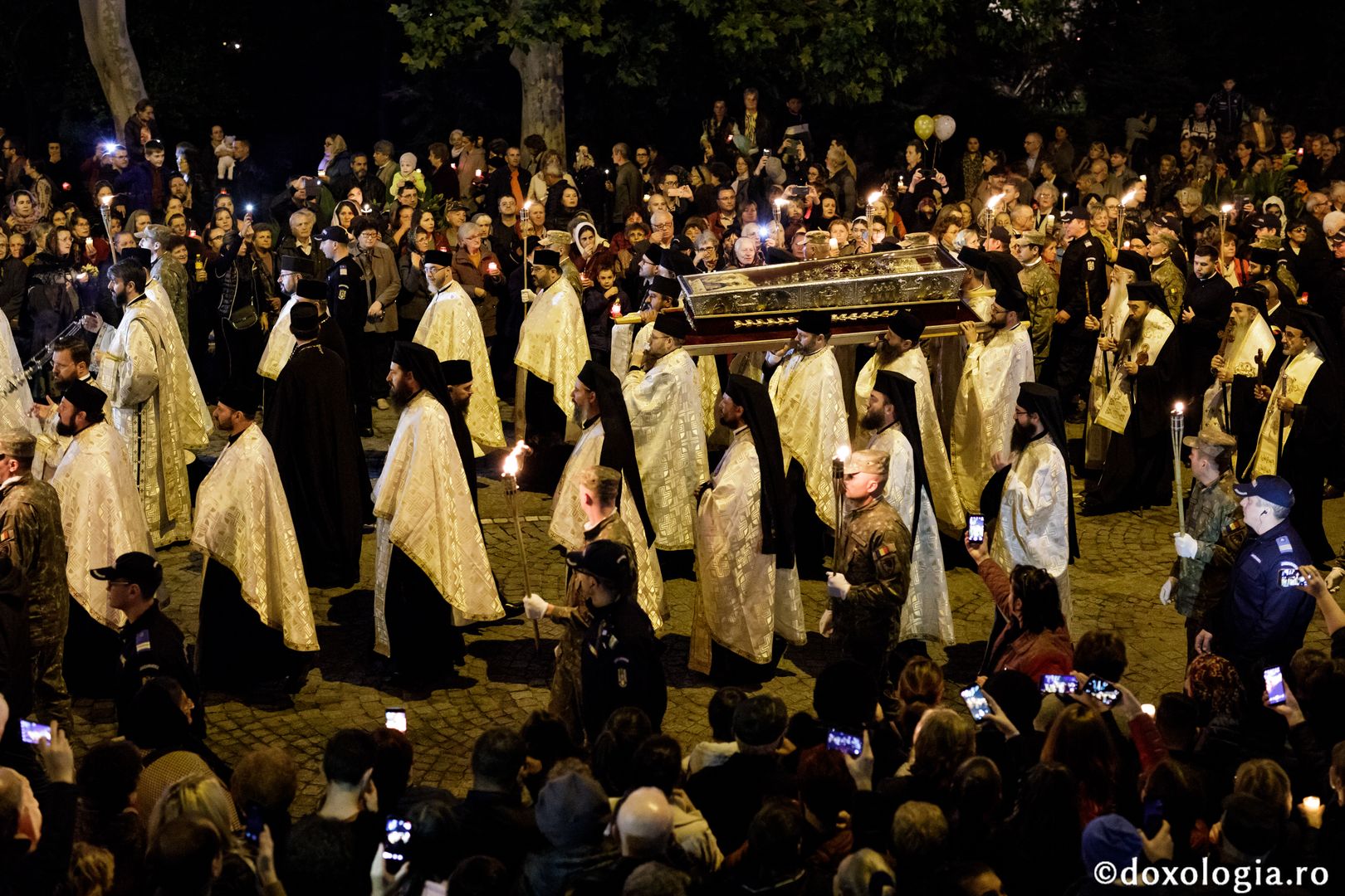 foto: Oana Nechifor Hramul Sfintei Parascheva: Toată suflarea în duh de rugăciune la „Calea Sfinților”