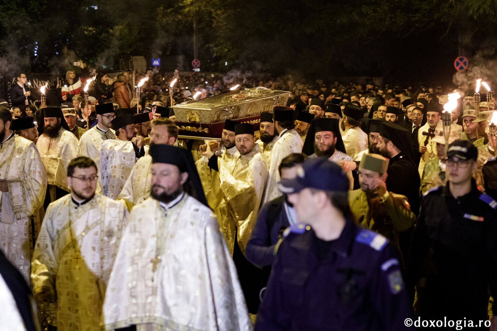 foto: Oana Nechifor Hramul Sfintei Parascheva: Toată suflarea în duh de rugăciune la „Calea Sfinților”