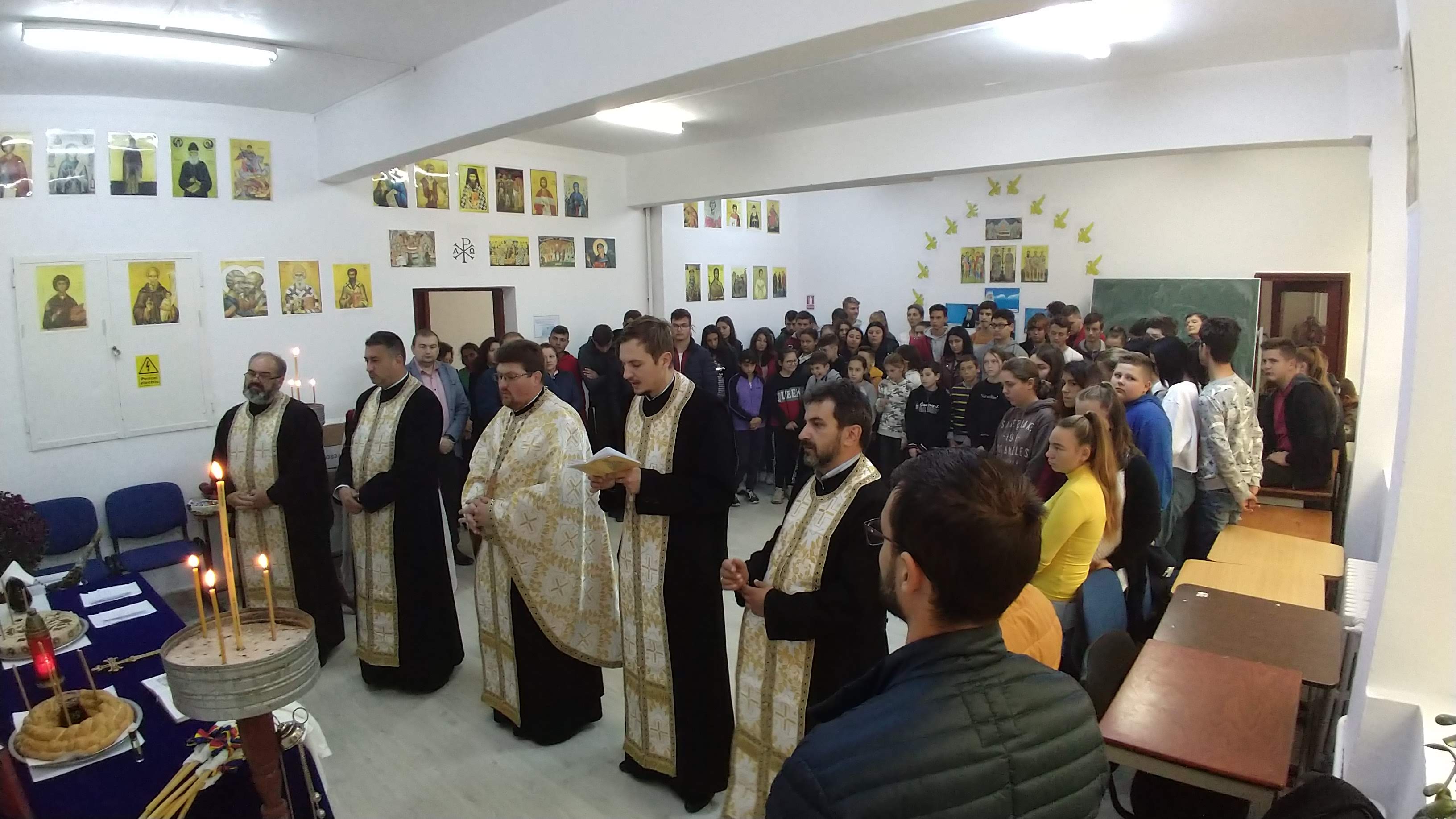 Sfântul Apostol Iacob, serbat într-un liceu din judeţul Bacău