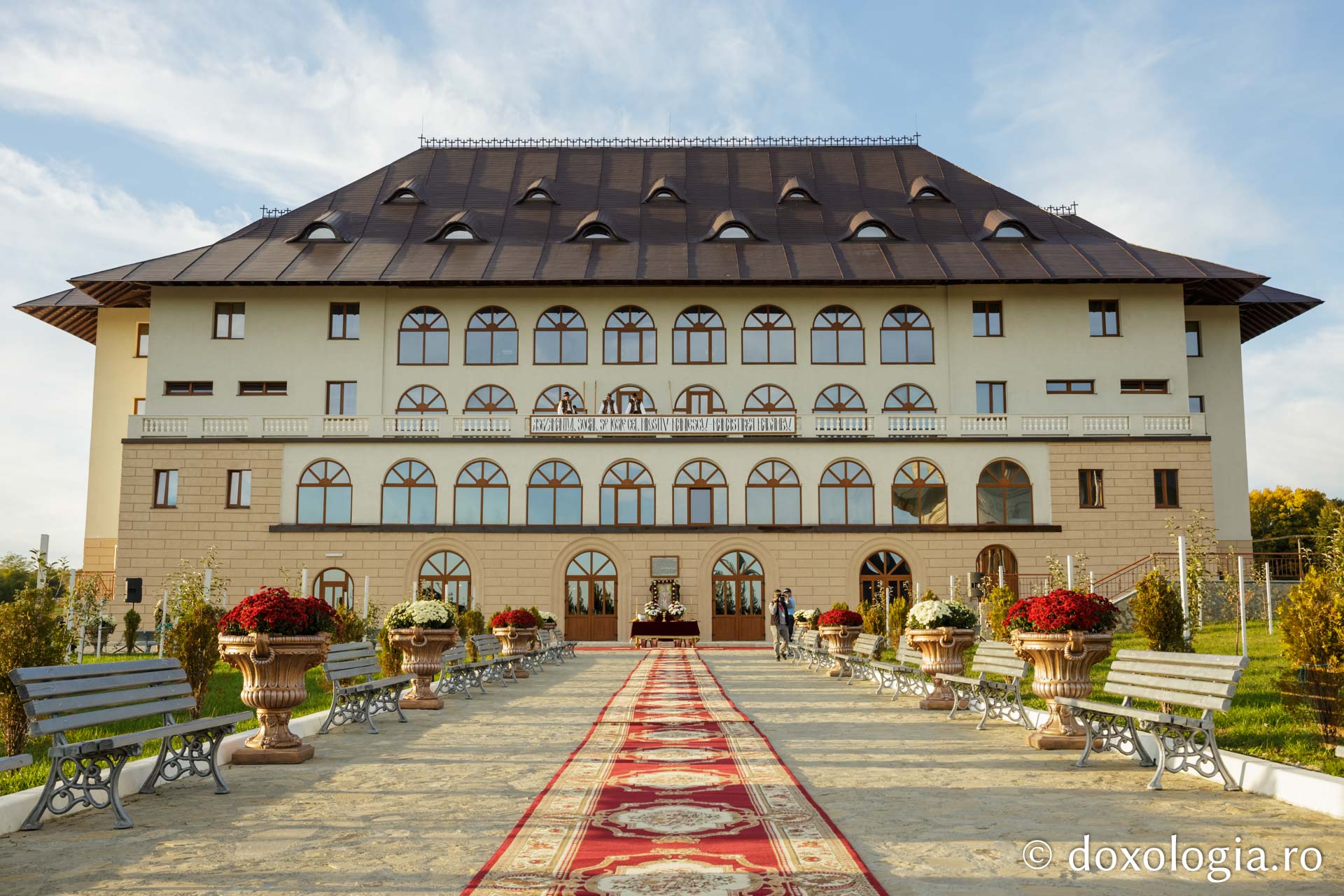 (Foto) Sfințirea așezământului social-filantropic „Sfântul Ierarh Iosif cel Milostiv” al Mănăstirii Hadâmbu