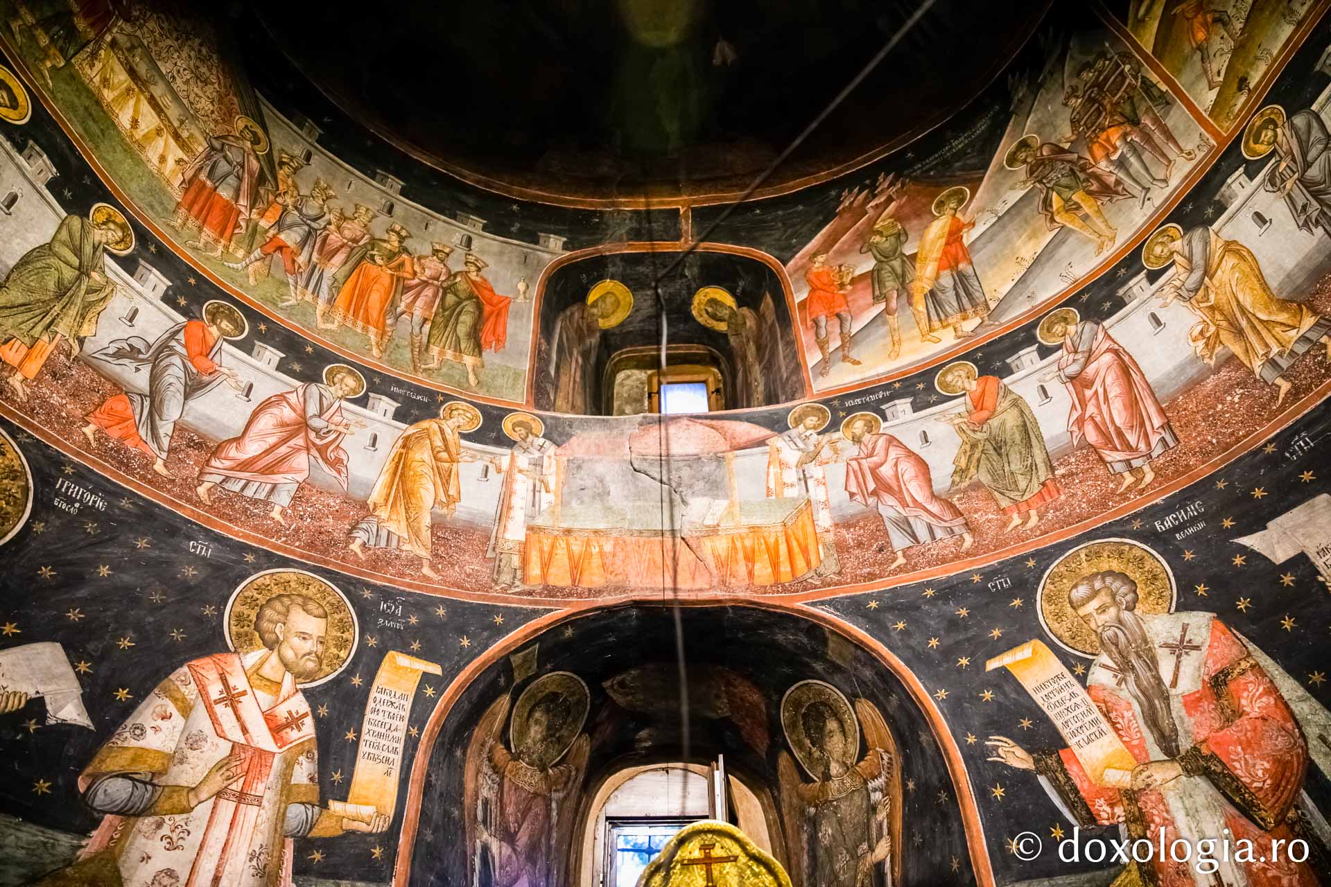 Împărtășirea Apostolilor – Mănăstirea Surpatele / Foto: Pr. Silviu Cluci Împărtășirea Apostolilor