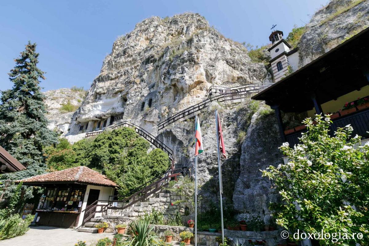 Mănăstirea Basarabov / Foto: pr. Silviu Cluci Mănăstirea „Sfântul Dimitrie cel Nou” – Basarabov, Bulgaria