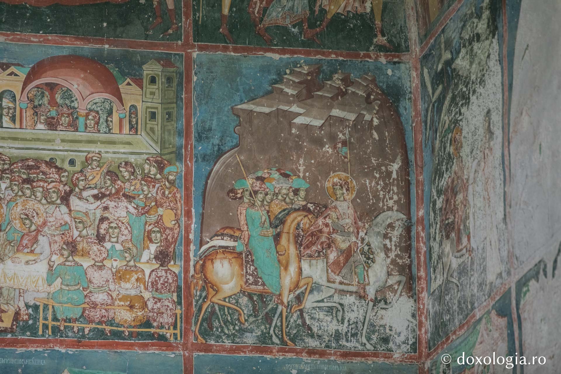 Sfântul Gheorghe în fruntea unui grup de călăreți – Reprezentare iconografică pe peretele exterior de vest al bisericii Arbore / Foto: Pr. Silviu Cluci Sfântul Gheorghe în fruntea unui grup de călăreți