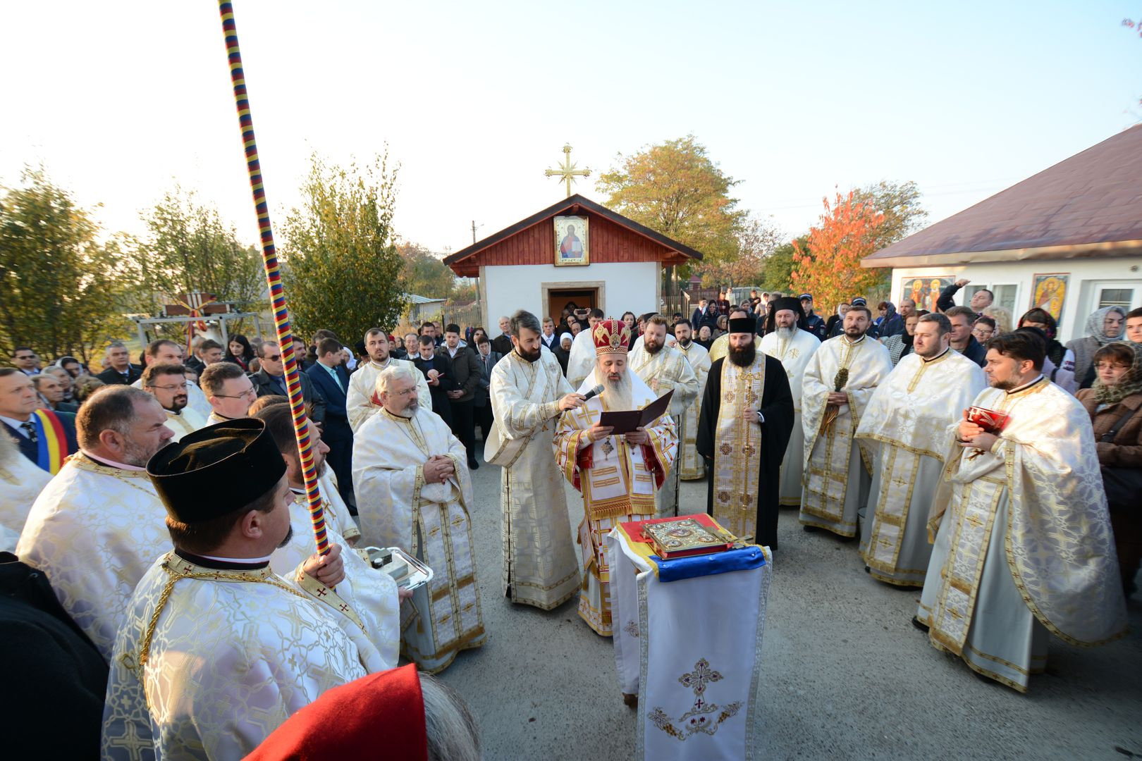 foto: Flavius Popa Biserica din Brăești închinată Sfintei Parascheva a fost resfințită