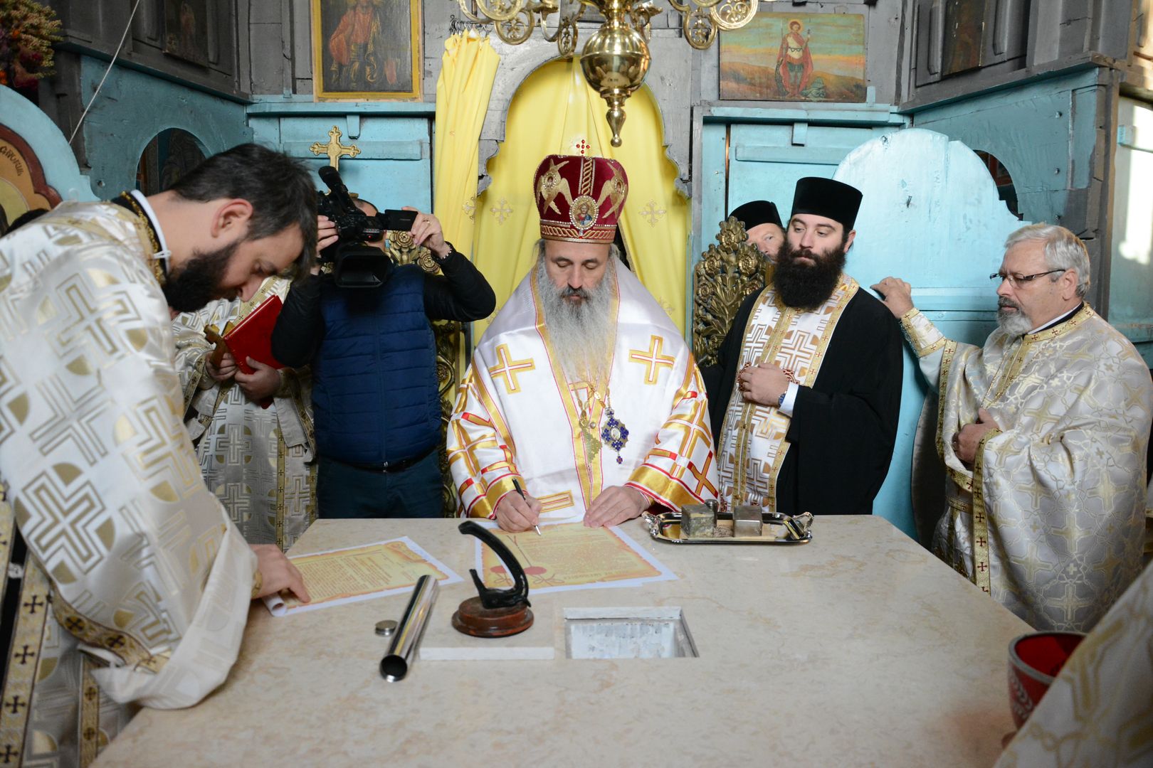 foto: Flavius Popa Biserica din Brăești închinată Sfintei Parascheva a fost resfințită