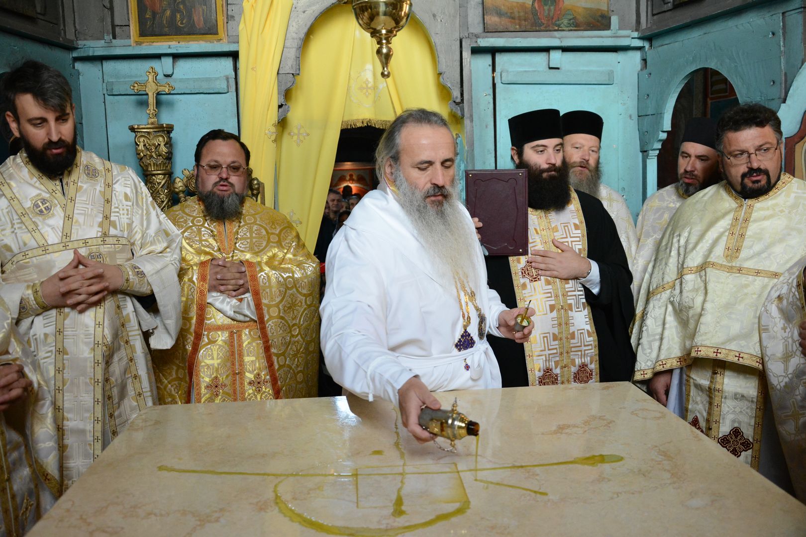 foto: Flavius Popa Biserica din Brăești închinată Sfintei Parascheva a fost resfințită