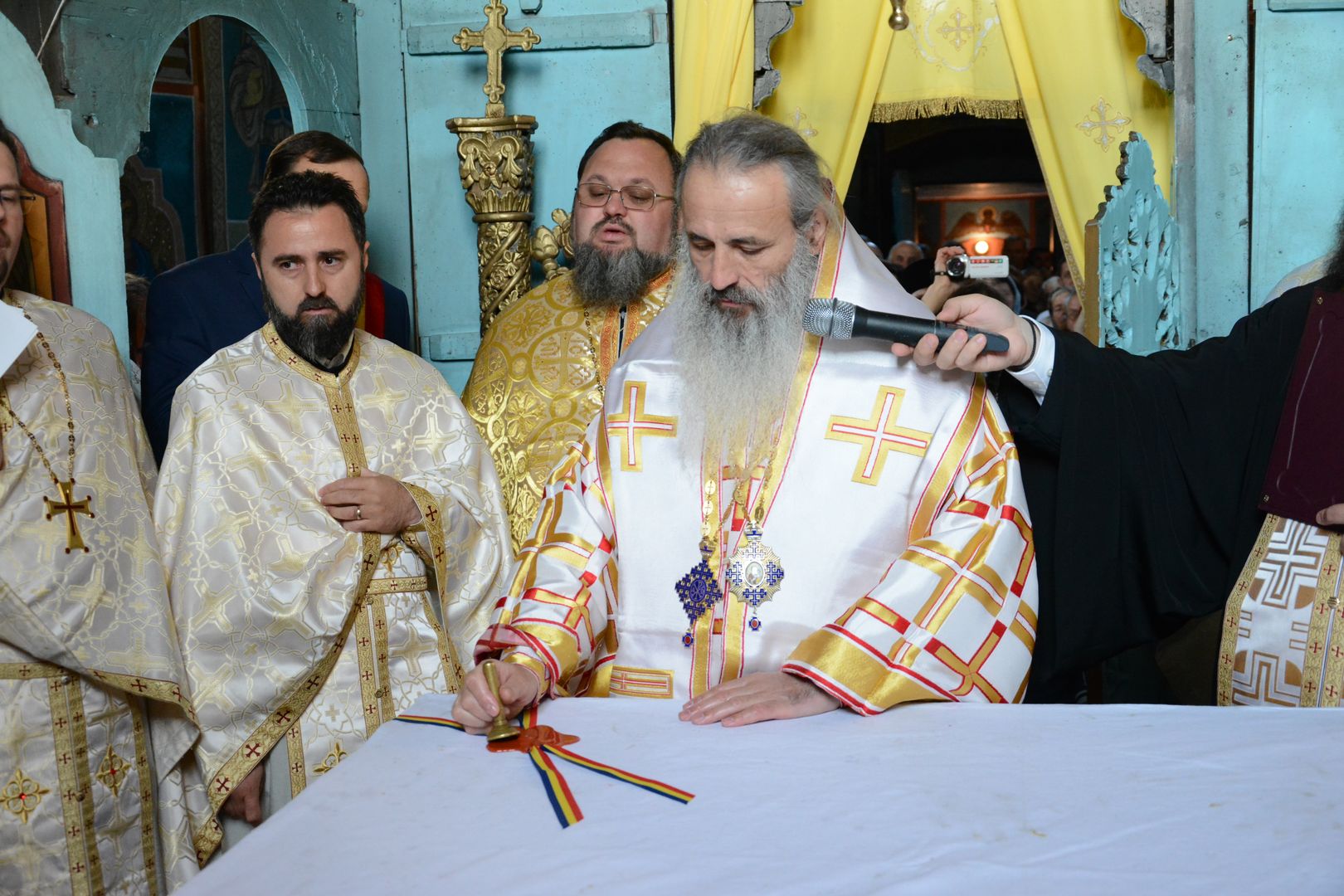 foto: Flavius Popa Biserica din Brăești închinată Sfintei Parascheva a fost resfințită