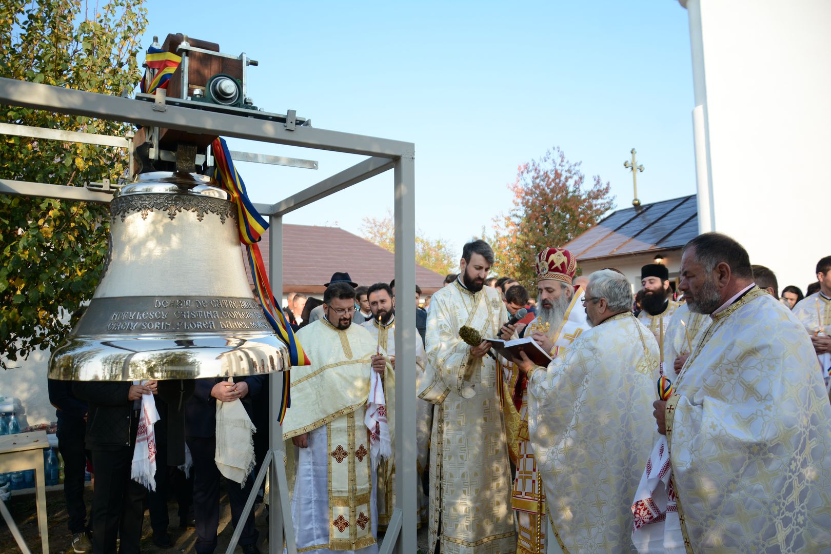 foto: Flavius Popa Biserica din Brăești închinată Sfintei Parascheva a fost resfințită