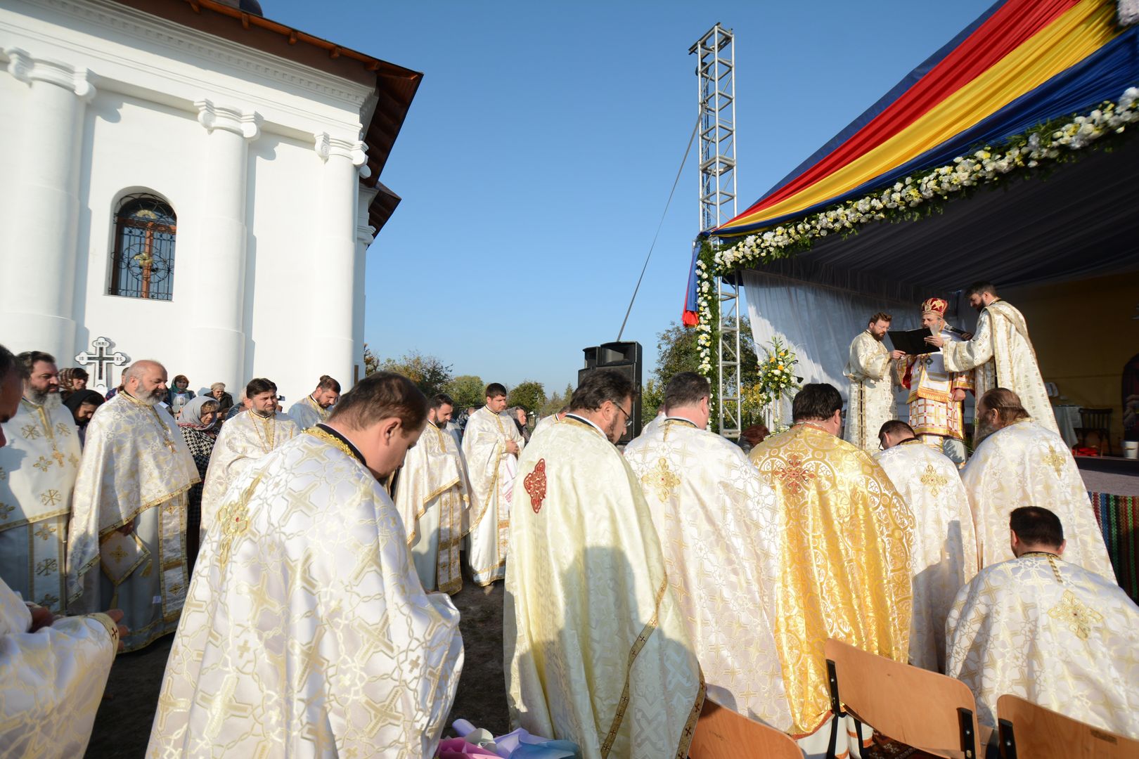 foto: Flavius Popa Biserica din Brăești închinată Sfintei Parascheva a fost resfințită