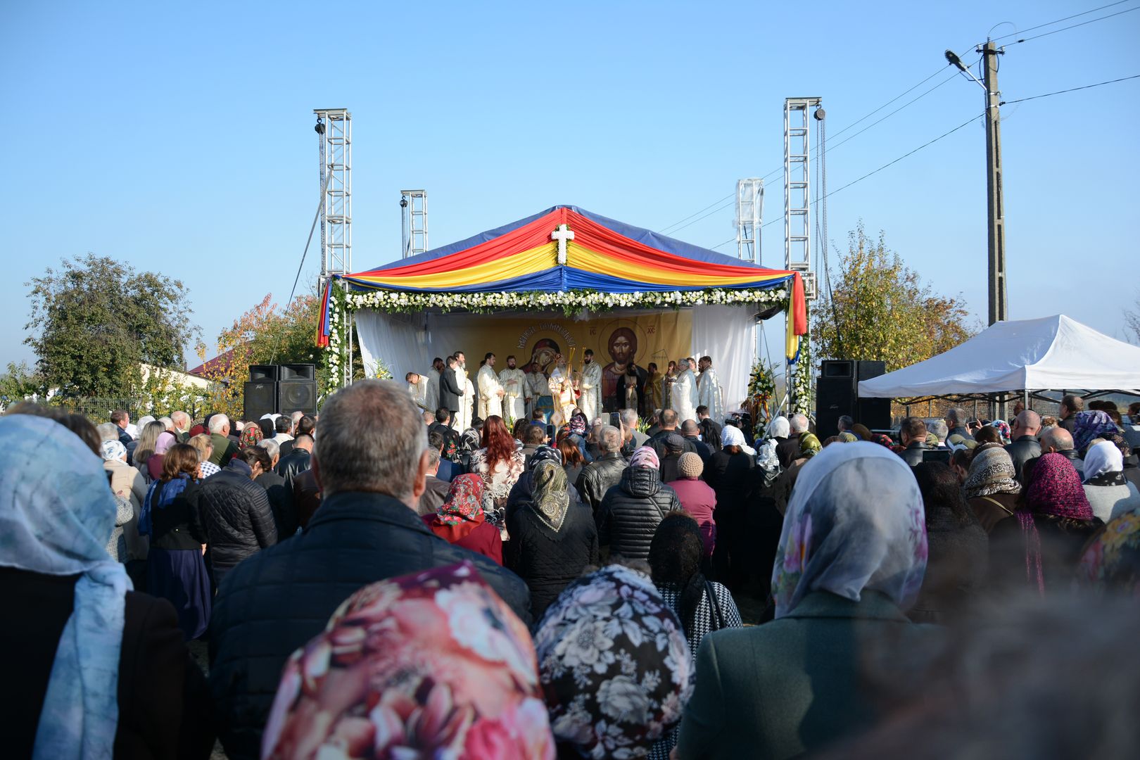 foto: Flavius Popa Biserica din Brăești închinată Sfintei Parascheva a fost resfințită