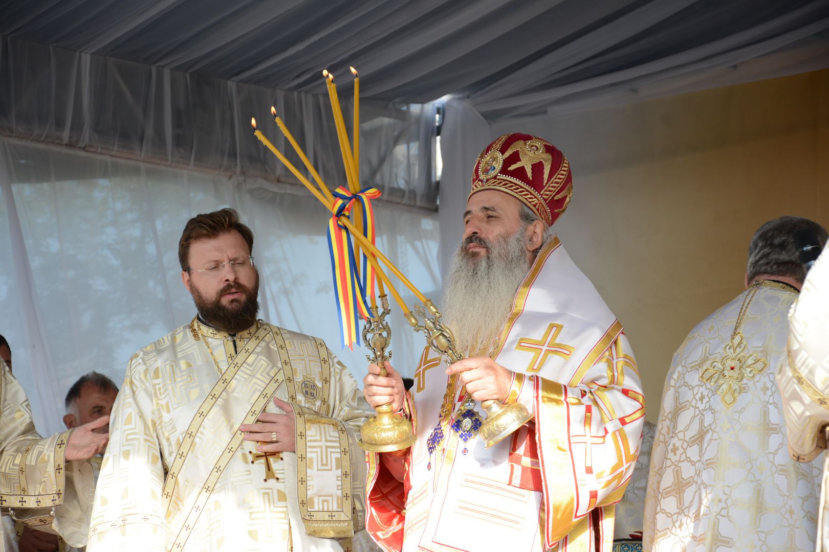 foto: Flavius Popa Biserica din Brăești închinată Sfintei Parascheva a fost resfințită