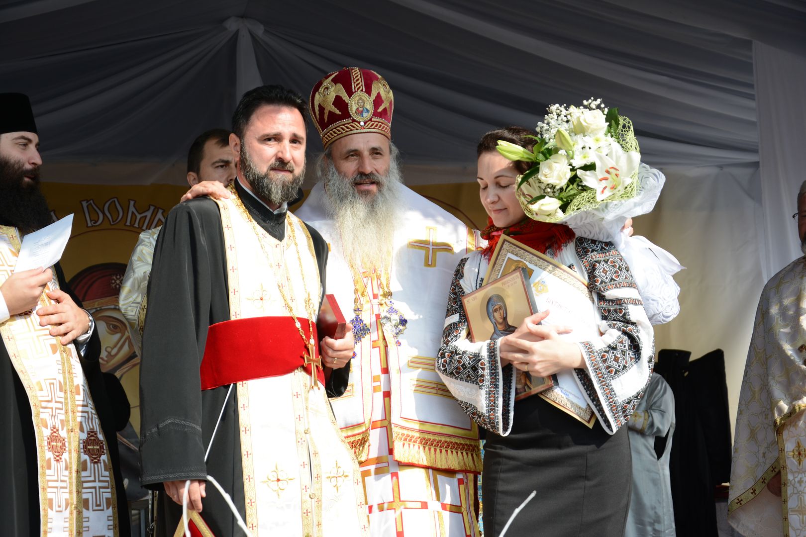 foto: Flavius Popa Biserica din Brăești închinată Sfintei Parascheva a fost resfințită
