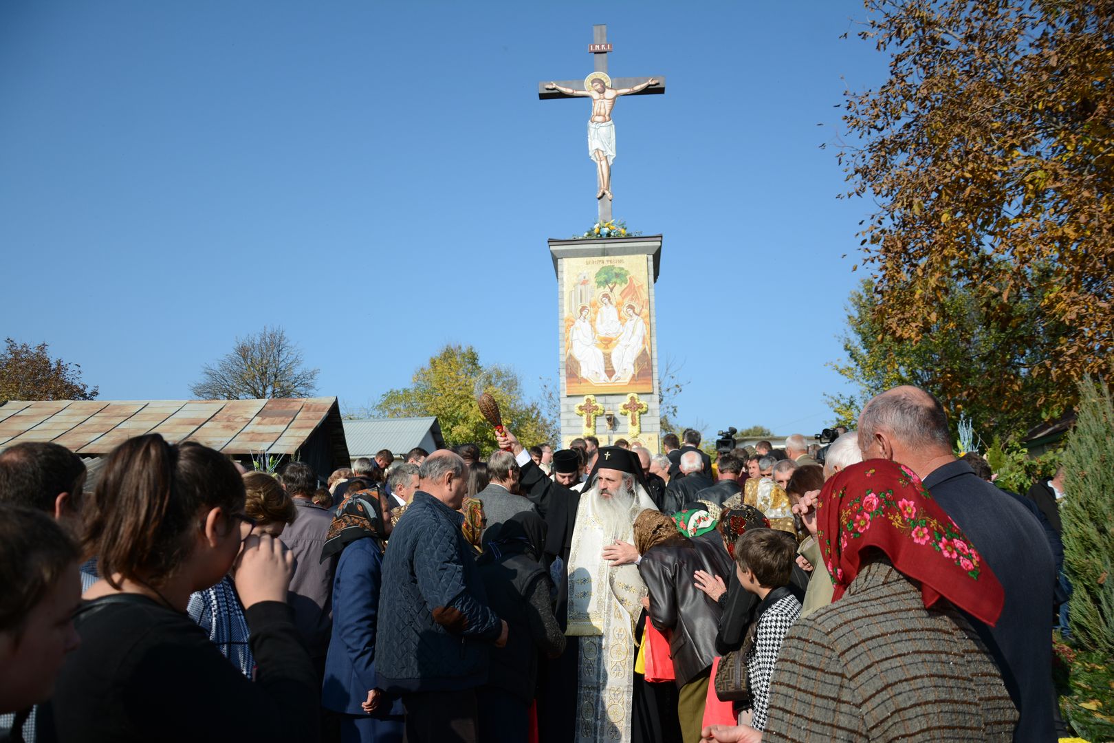 foto: Flavius Popa Biserica din Brăești închinată Sfintei Parascheva a fost resfințită