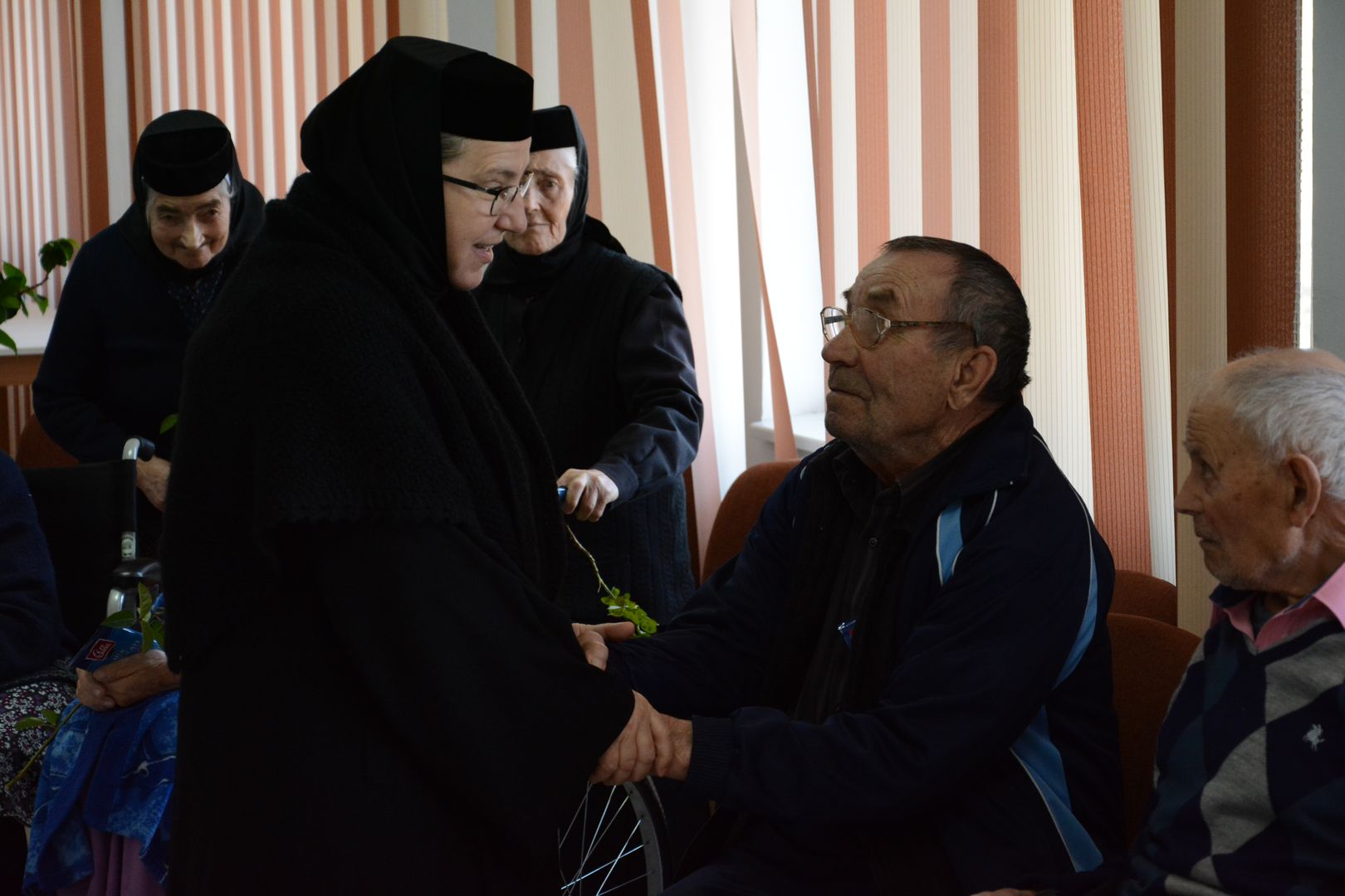 Ziua internațională a persoanelor vârstnice, pentru prima dată la Centrul „Cuvioasa Nazaria” Văratec