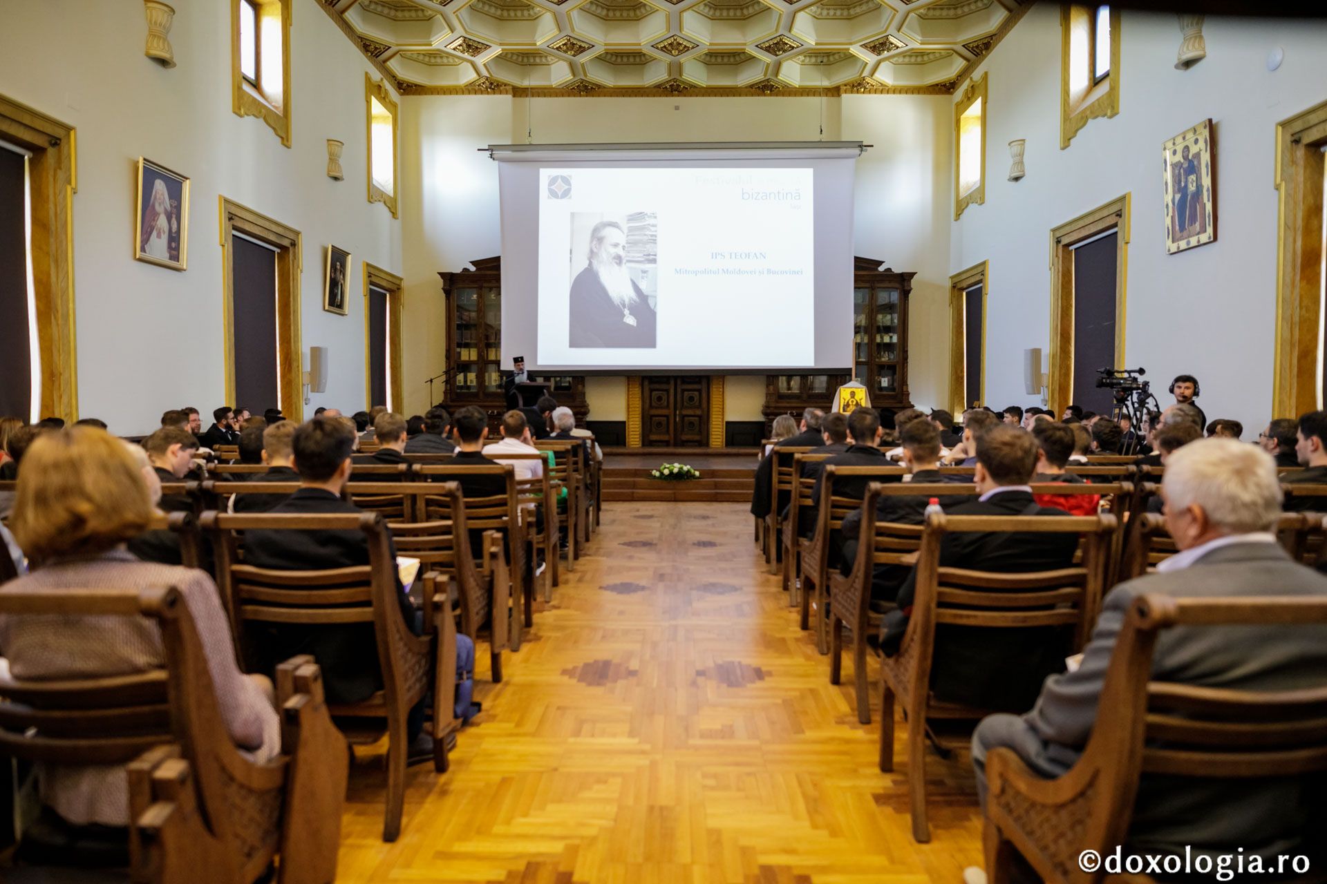 foto: pr. Silviu Cluci A început Festivalul Internațional de Muzică Bizantină de la Iași