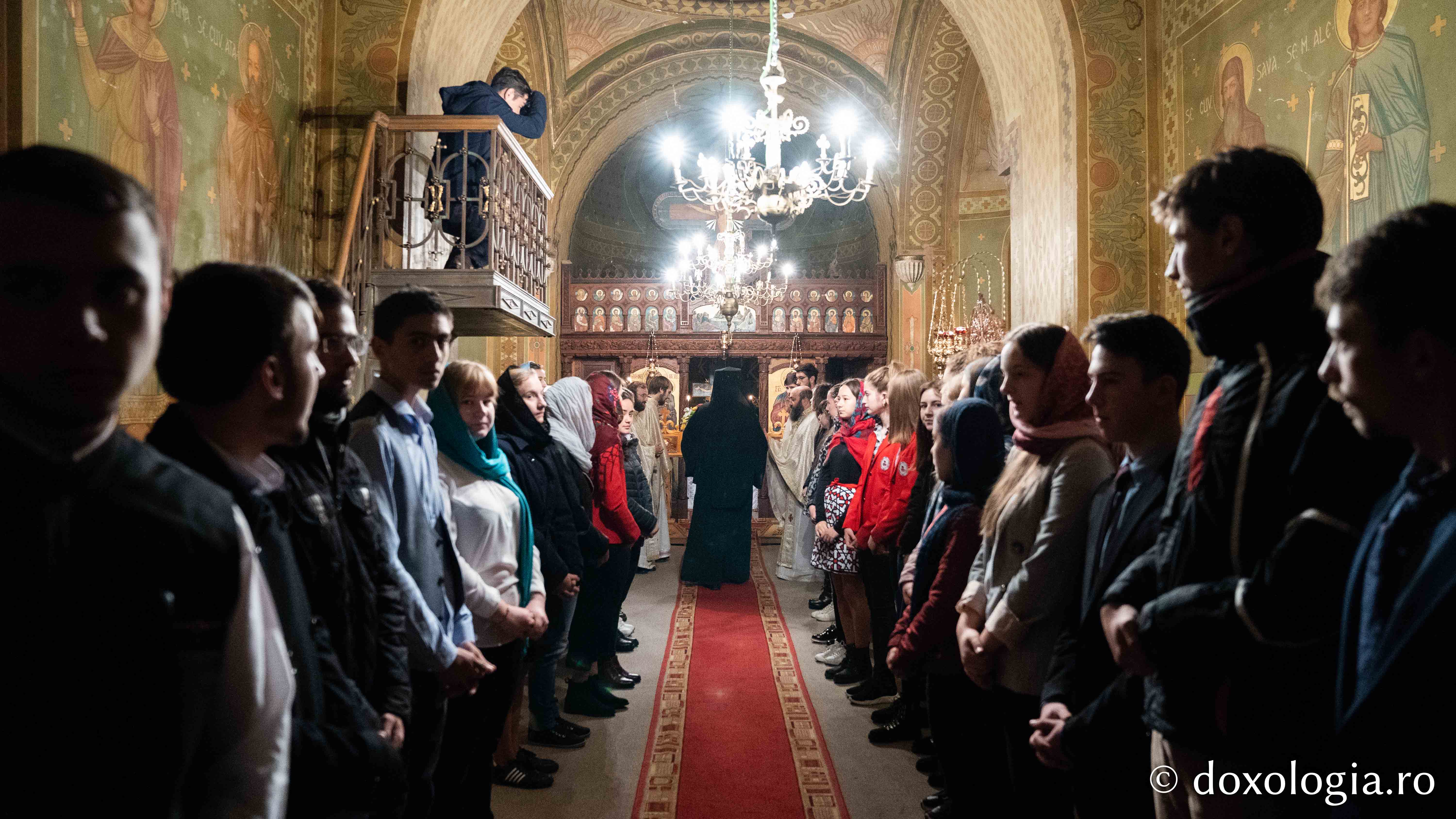 IPS Teofan, către liceeni: „Îl rog pe Dumnezeu să vă dăruiască discernământ în alegerea grupului de prieteni”