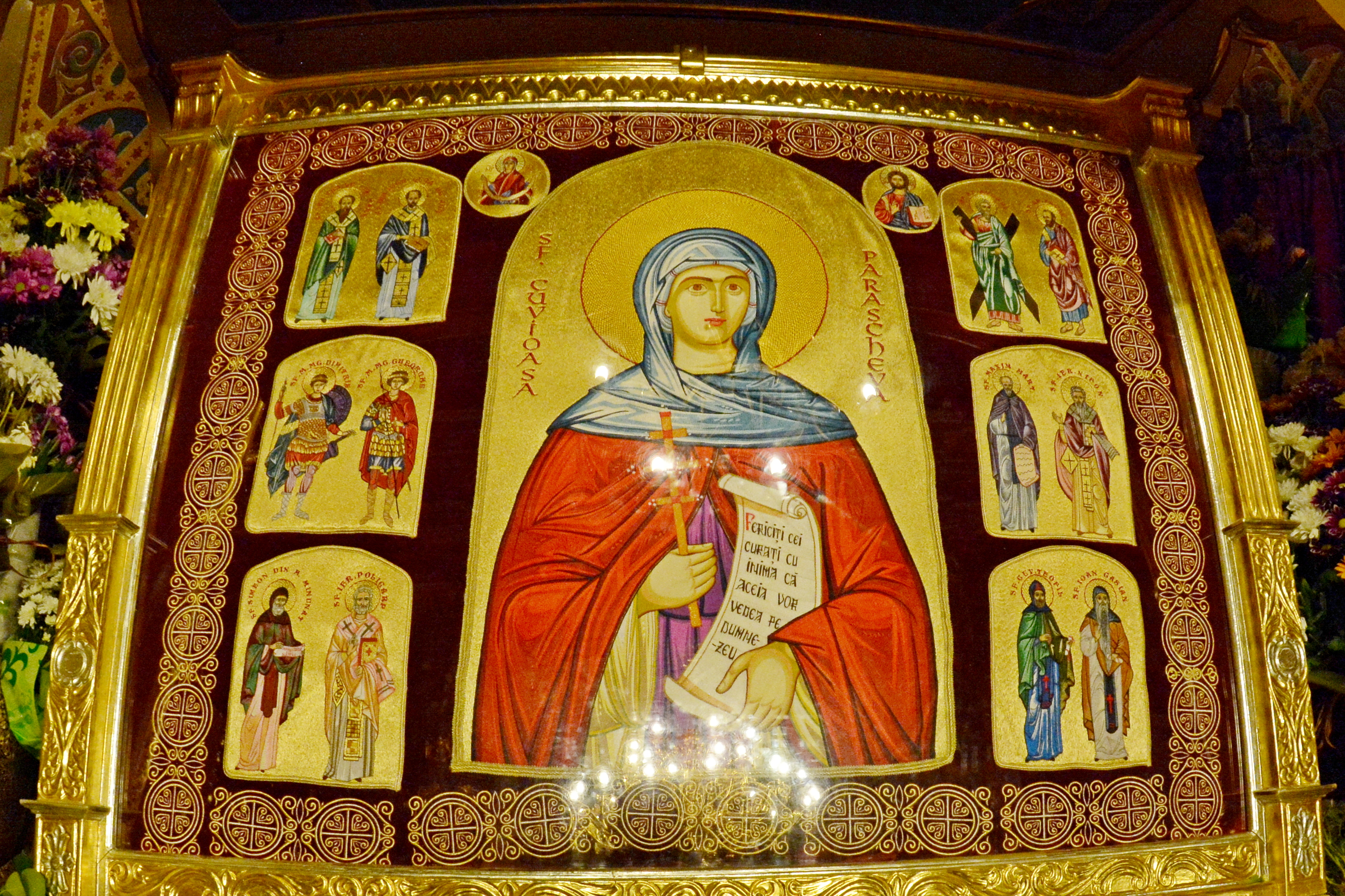 Odoare sfinte în apropierea baldachinului Sfintei Parascheva