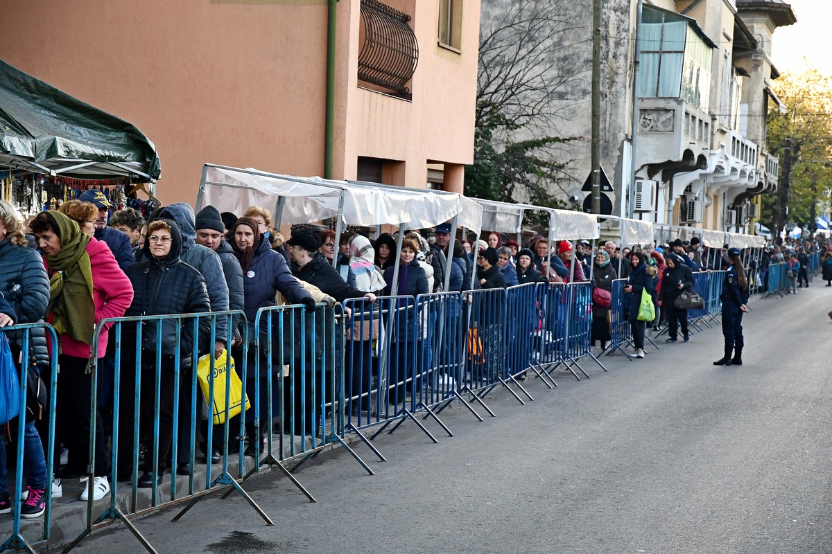 Opt mii de pelerini din Voluntari s-au rugat Sfintei Parascheva