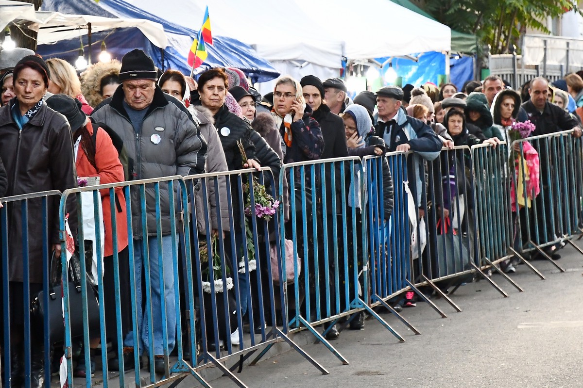 Opt mii de pelerini din Voluntari s-au rugat Sfintei Parascheva