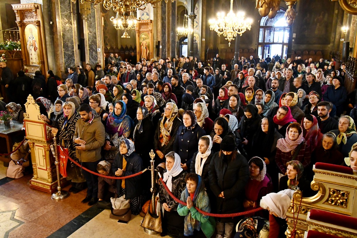 Prima Liturghie arhierească din programul sărbătorii Sfintei Parascheva