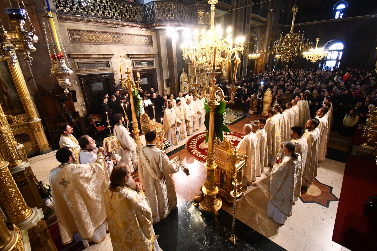 Foto: Constantin Ciofu Preoţii din Mitropolia Basarabiei s-au rugat în Catedrala Mitropolitană din Iaşi