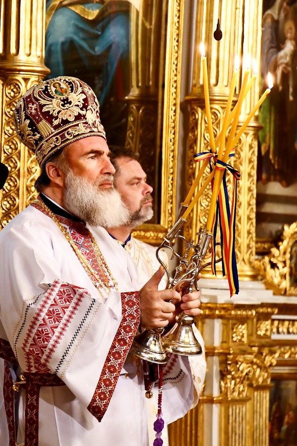 Prima Liturghie arhierească din programul sărbătorii Sfintei Parascheva