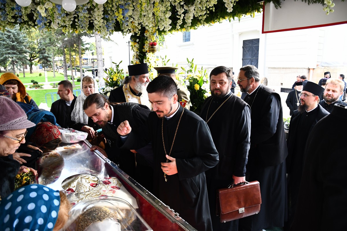 Foto: Constantin Ciofu Preoţii din Mitropolia Basarabiei s-au rugat în Catedrala Mitropolitană din Iaşi
