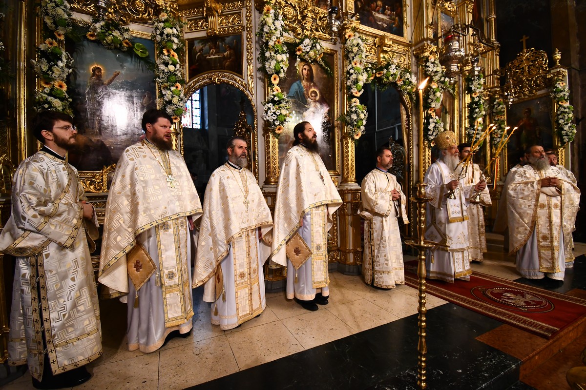 PS Părinte Nicodim a slujit în Catedrala Mitropolitană din Iaşi