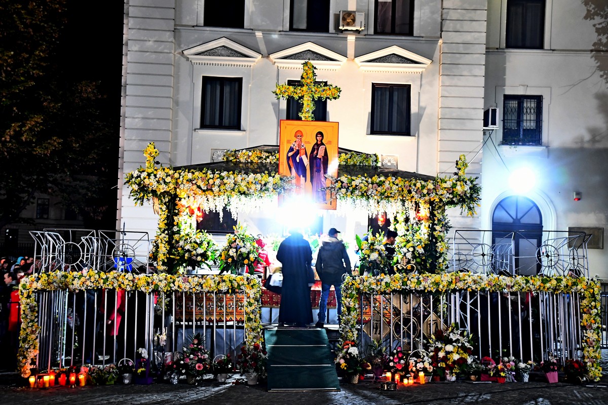 Pelerini la rândul răbdării, în cinstea sfinţilor