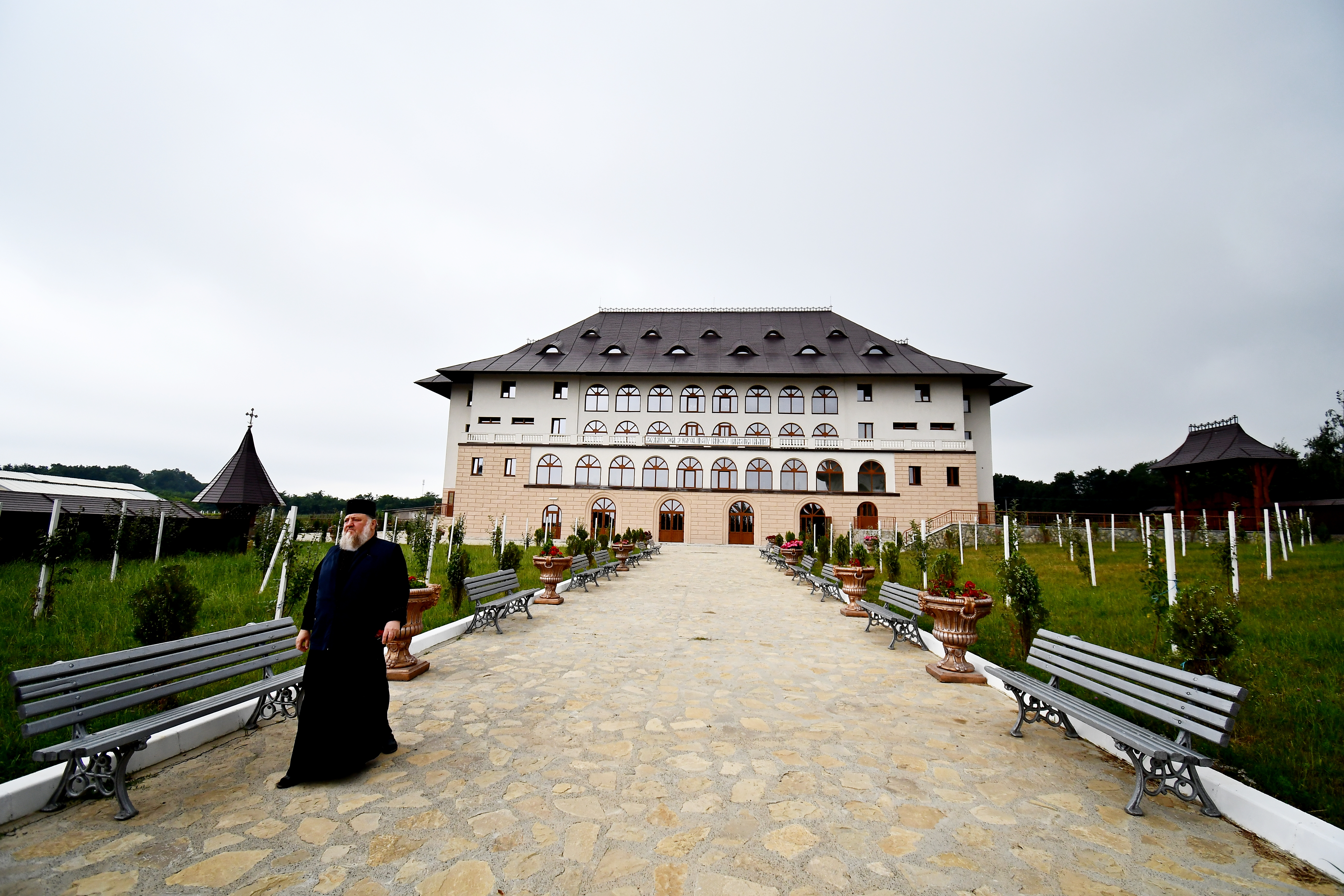 La Mănăstirea Hadâmbu va fi sfinţit Așezământul „Sfântul Ierarh Iosif cel Milostiv”