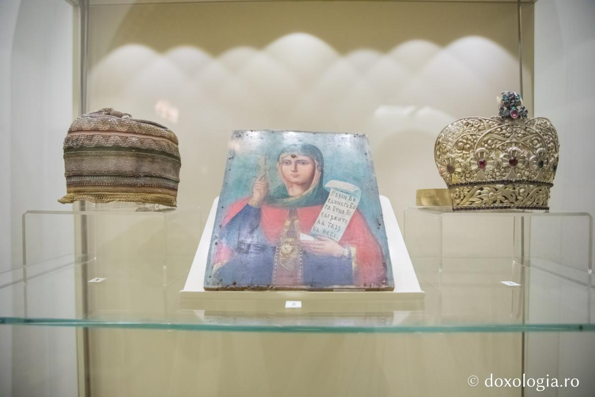 Vechea coroană a Sfintei Cuvioase Parascheva de la Iași