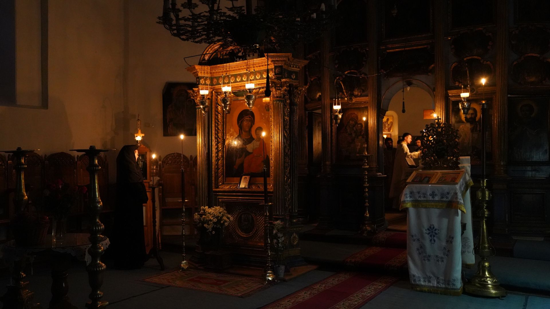 Cursuri preoțești la Miclăușeni – PS Damaschin Dorneanul și pr. Radu Preda, alături de clericii participanți