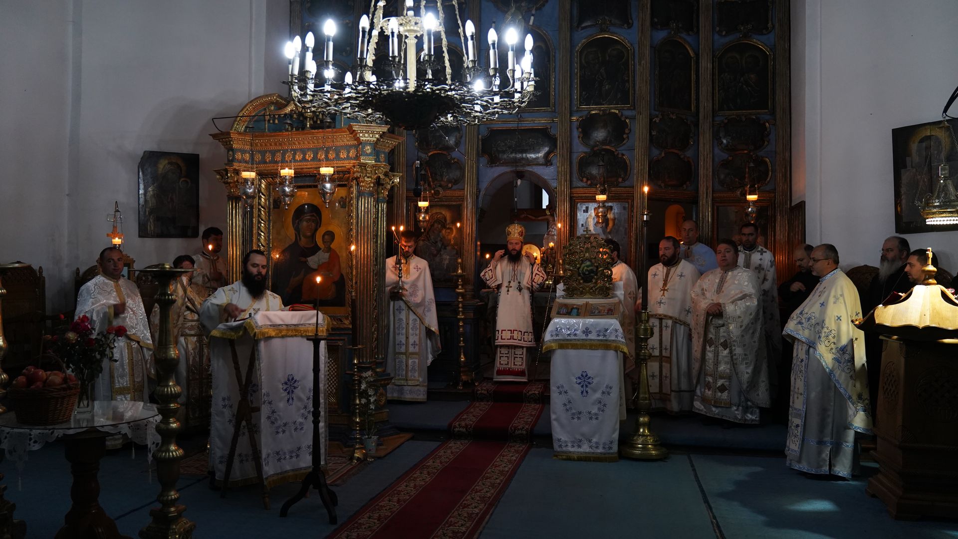 Cursuri preoțești la Miclăușeni – PS Damaschin Dorneanul și pr. Radu Preda, alături de clericii participanți