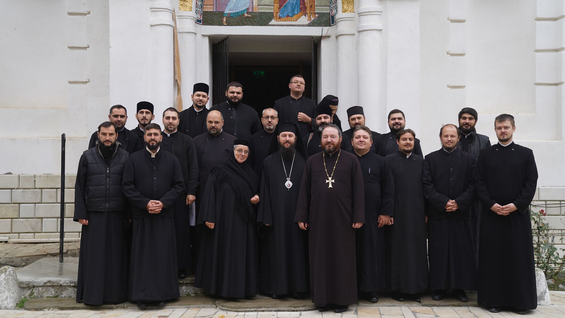 Cursuri preoțești la Miclăușeni – PS Damaschin Dorneanul și pr. Radu Preda, alături de clericii participanți