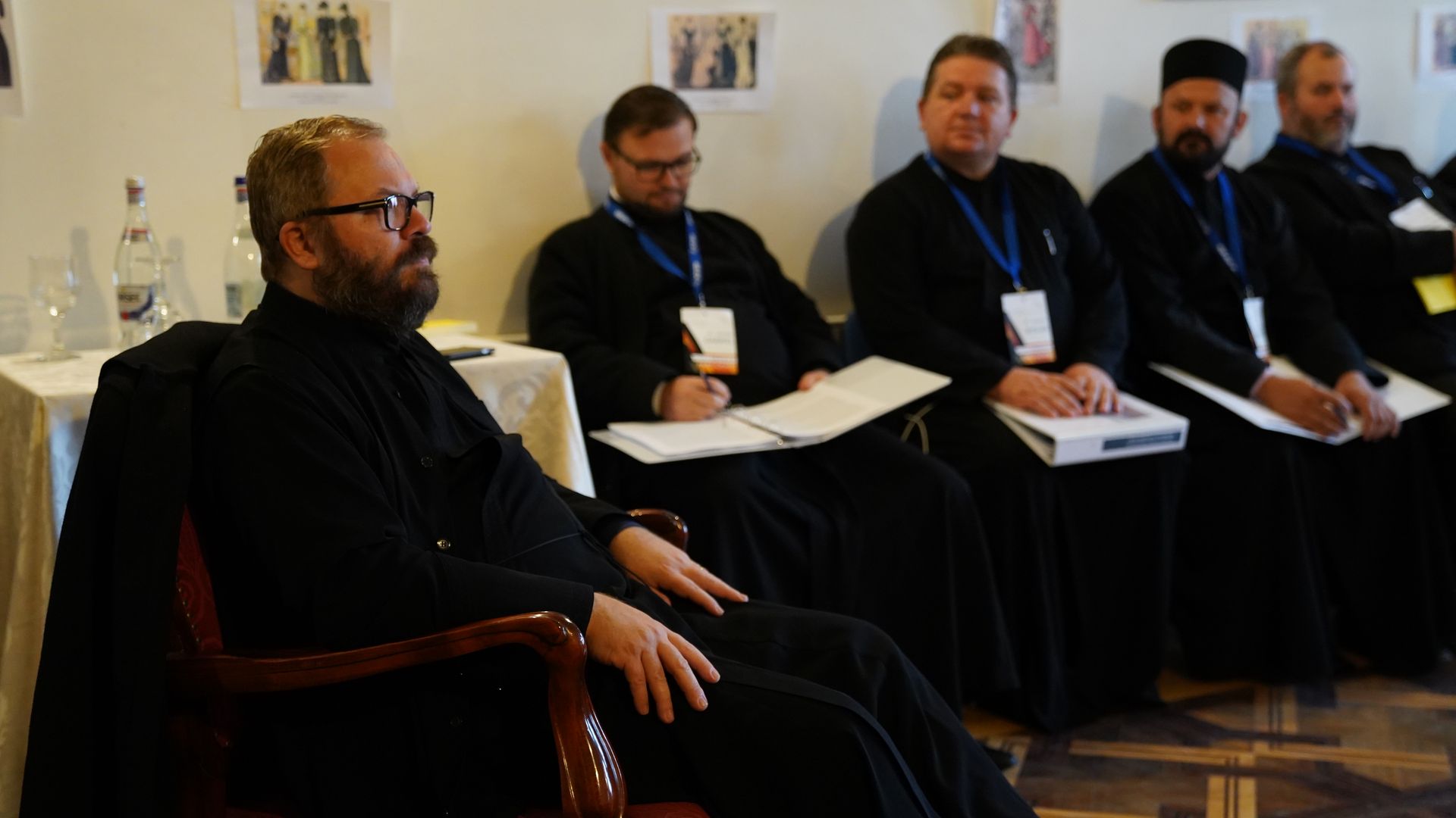 Cursuri preoțești la Miclăușeni – PS Damaschin Dorneanul și pr. Radu Preda, alături de clericii participanți