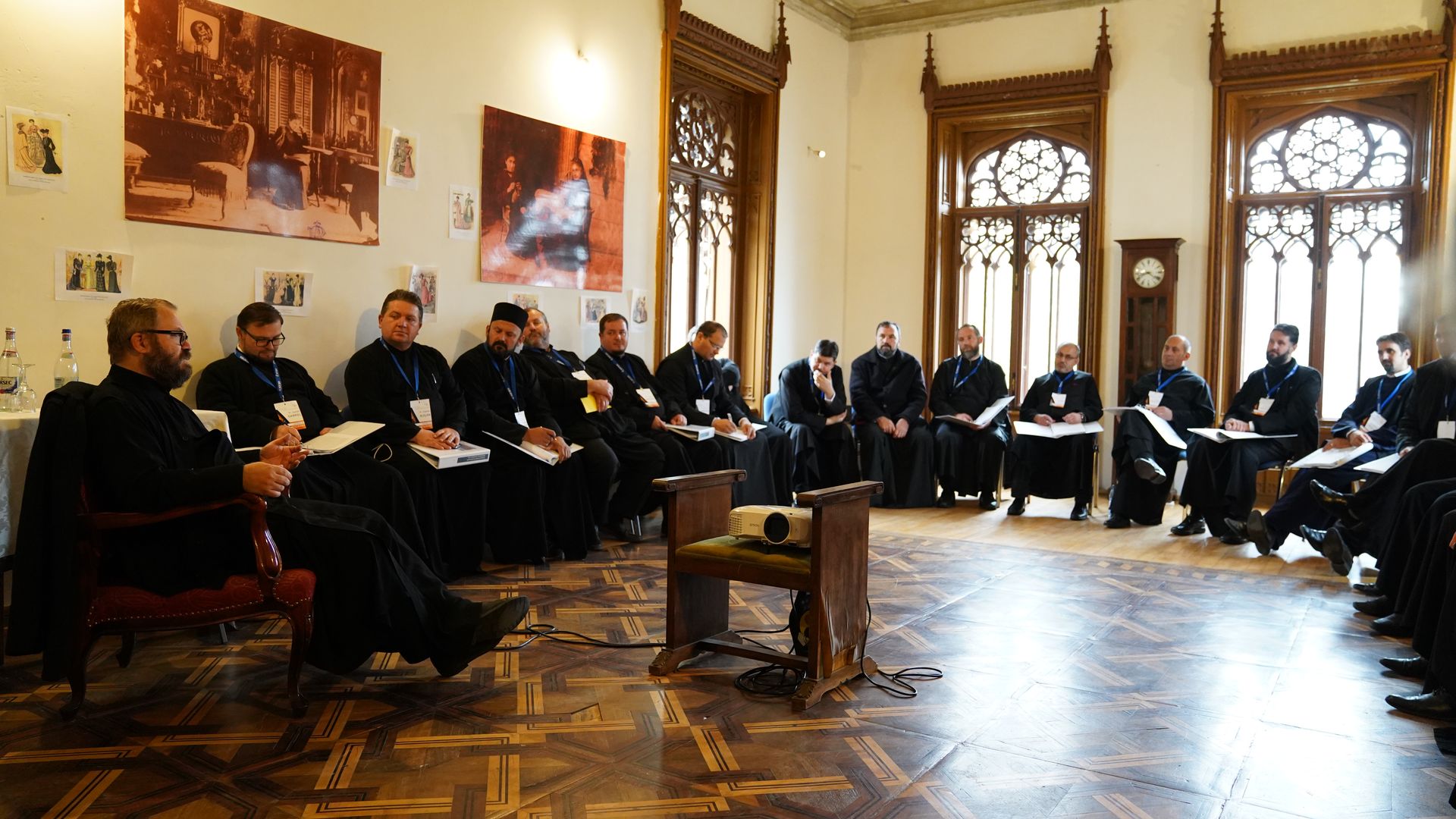 Cursuri preoțești la Miclăușeni – PS Damaschin Dorneanul și pr. Radu Preda, alături de clericii participanți