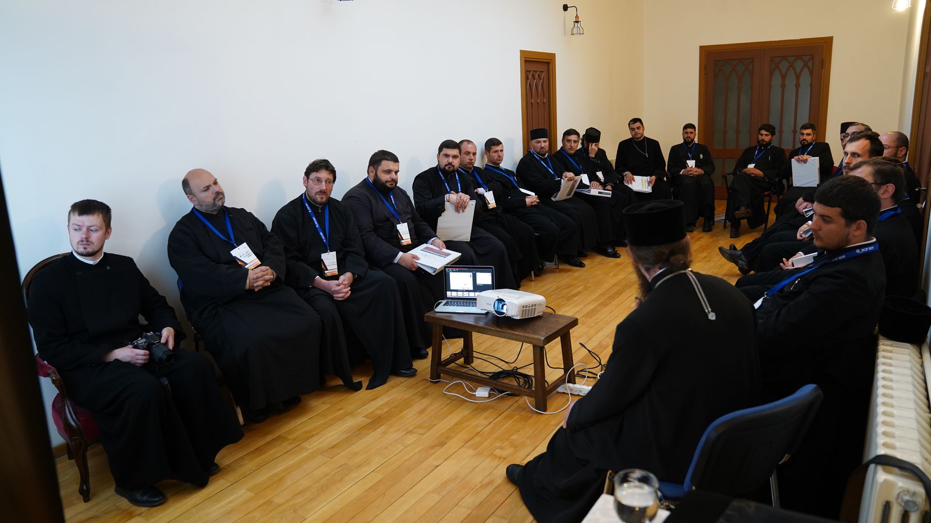 Cursuri preoțești la Miclăușeni – PS Damaschin Dorneanul și pr. Radu Preda, alături de clericii participanți