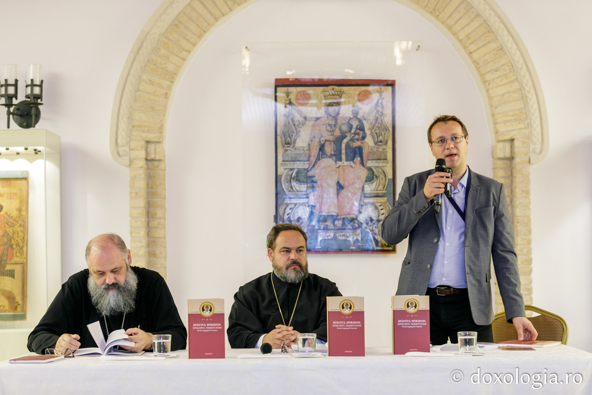 Foto: pr. Silviu Cluci Lansare de carte în cinstea Sfântului Ierarh Spiridon